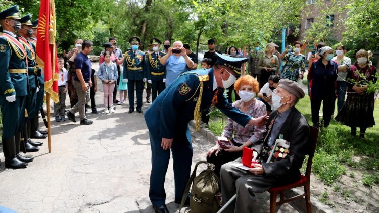 Kyrgyzstanல் இரண்டாம் உலகப்போர் முடிவுற்றதன் 75ம் ஆண்டு நிறைவு நிகழ்வு 