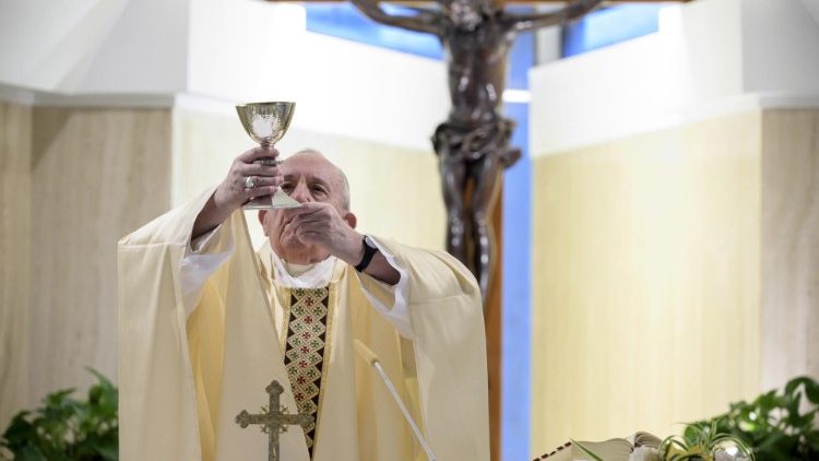 Papež František při mši v kapli Svatého Ducha v domě sv. Marty