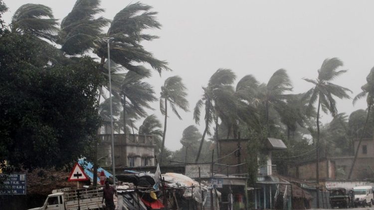Le cyclone Amphan sur la côte de l'État d'Odisha, le 20 mai 2020. 