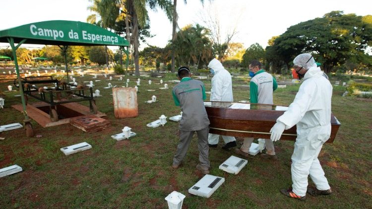 Brazil hovers around 19,000 deaths from coronavirus