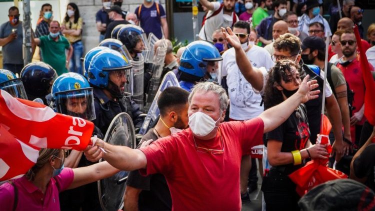 Протест безработных в Неаполе