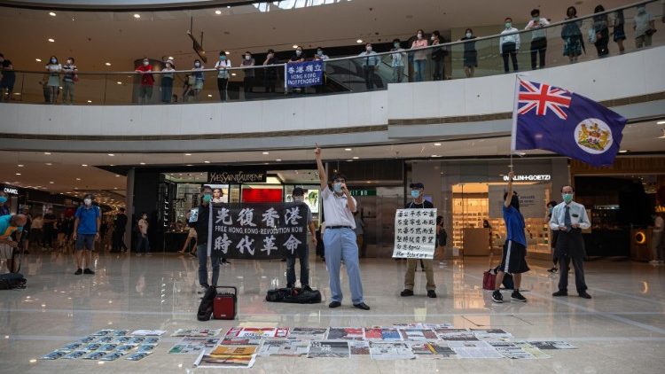 हांगकांग, शॉपिंग मॉल में विरोध प्रदर्शन, तस्वीरः20.05.2020 