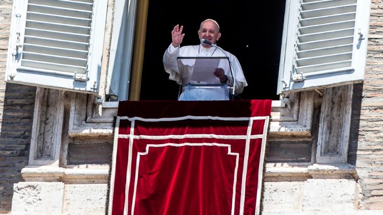 Papst Franziskus am Fenster