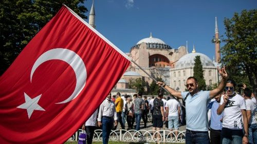 Hagia Sophia prarado muziejaus statusą. Reakcijos ir komentarai