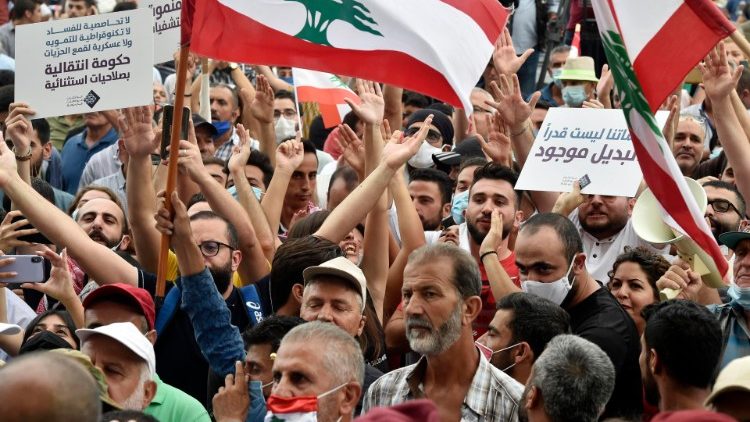 Libaną krečia ekonominė krizė.. Protestai prieš vyriausybę