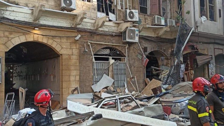 Beirut: I volontari tra le macerie "La citt� torner� come prima"