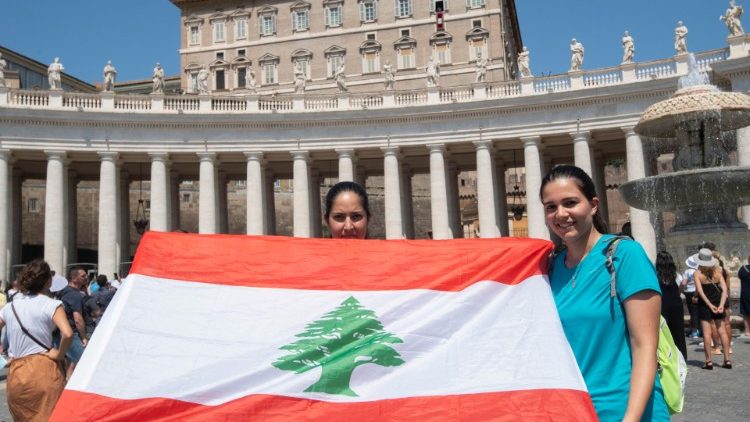 ліванські паломники на площі Святого Петра в неділю, 9 серпня 2020