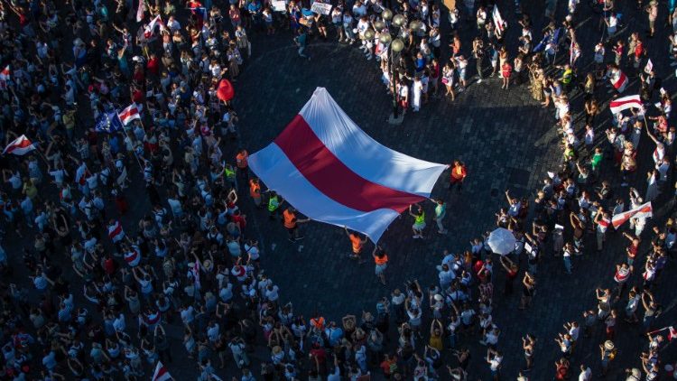 Une manifestation pour la démocratie et la paix en Biélorussie, à Prague, le 16 août. 