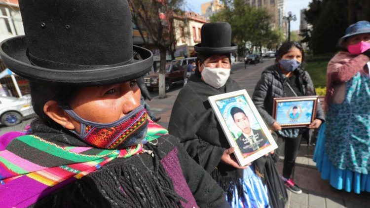 Relatives of those killed and injured in Senkata de El Alto clashes demand compensation