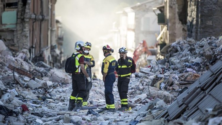Comunidades ainda esperam pela reconstrução, 4 anos após o terremoto