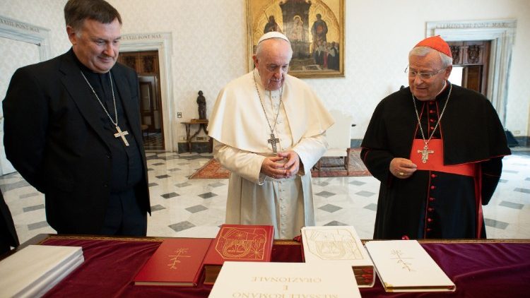 Popiežiui pristatomas naujas Mišiolo italų kalba leidimas
