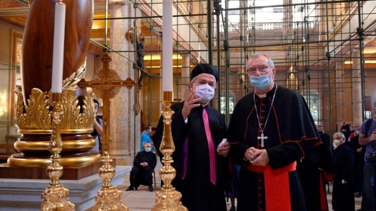 Bejrut. Kardinal Parolin u maronitskoj crkvi svetoga Jurja, oštećenoj u eksploziji 4. kolovoza