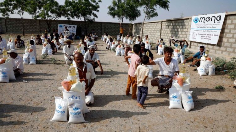 Aiuti alla popolazione dello Yemen: con il riso, i legumi sono l'alimento più utilizzato per l'alimentazione d'emergenza nelle crisi umanitarie