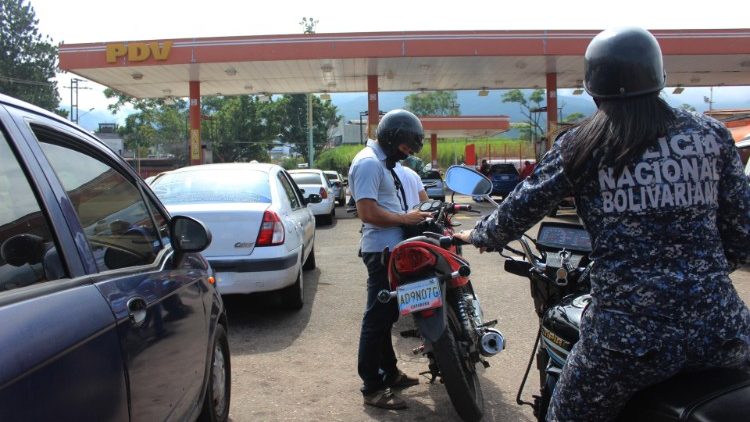 Gasoline shortage in Venezuela worsens