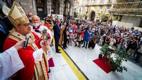 Naples: le miracle de la liquéfaction du sang de saint Janvier a eu lieu 