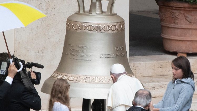Pope Francis blesses the "Yes to Life" bell