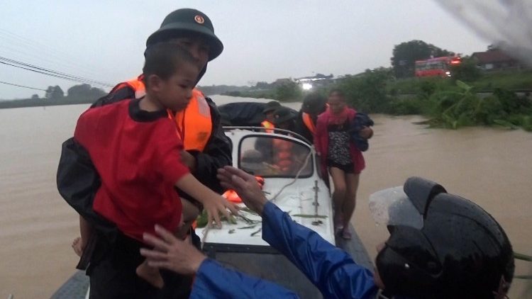 Wietnam: Caritas prosi o pomoc dla powodzian