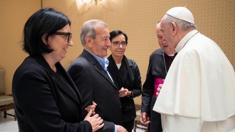 Påven i mötet med don Roberto Malgesinis familj