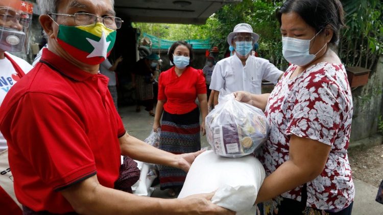 Myanmar: wspólnoty religijne stawiają czoło pandemii