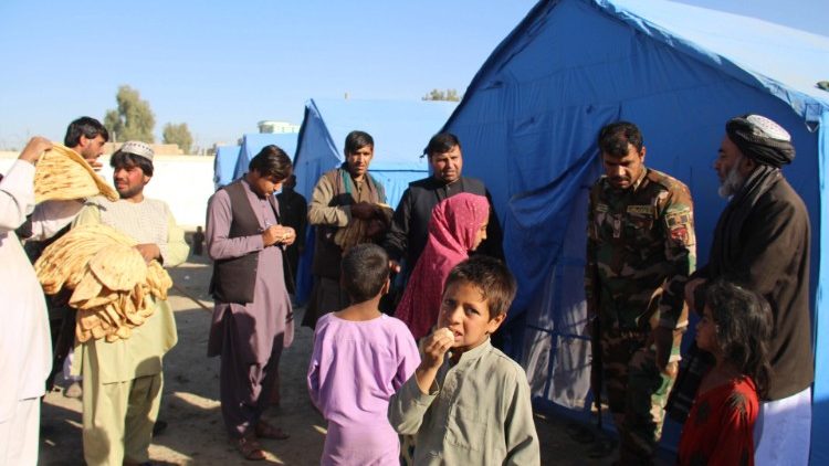 Un campo di sfollati nell' Helmand, in Afghanistan