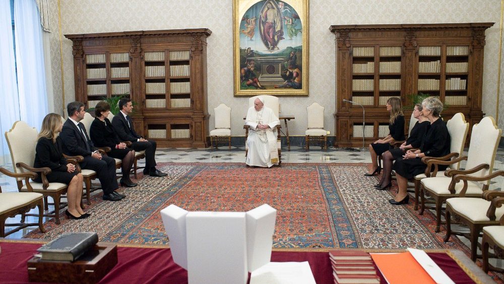 Delegácie zo Španielska na audiencii s pápežom Františkom, 24. októbra 2020