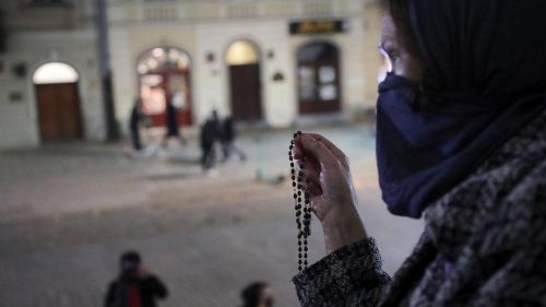 Pologne : les églises vont prier pour le pays secoué par les protestations