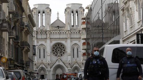 Francúzski biskupi reagujú na atentát v bazilike v Nice