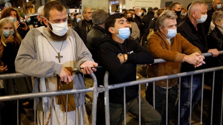 Trauer und Gebet nach dem Anschlag von Nizza in Frankreich