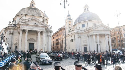 Funerali di Proietti: Don Insero: "Aveva profonda stima e affetto per Papa Francesco"