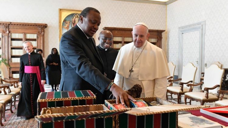 教皇、ケニアのウフル・ケニヤッタ大統領と　2020年11月6日