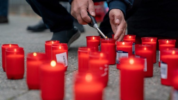 Prayer for Vienna terror attack victims in Berlin
