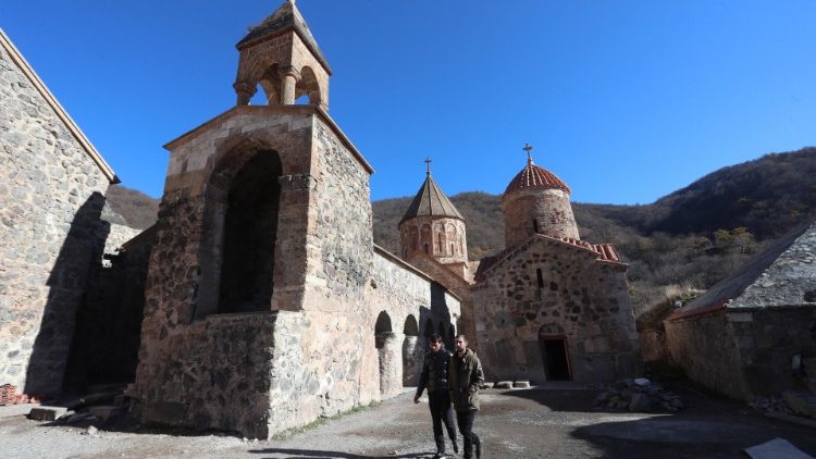 Манастирът Дадиванк в района на Калбаджар в Нагорни Карабах. 24.11.2020