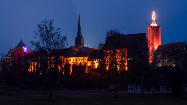 In Schlitz bei Fulda: Die größte Adventskerze der Welt