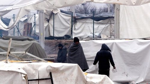 Bosnien: Erste Flüchtlinge in Zelten einquartiert