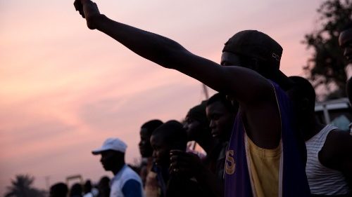 Il Papa: evitare ogni forma di violenza in Centrafrica