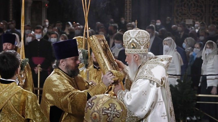 Wakati wa maadhimisho ya Misa ya mkesha wa Noeli na Patriaki Kirill wa Moscow, Urusi.