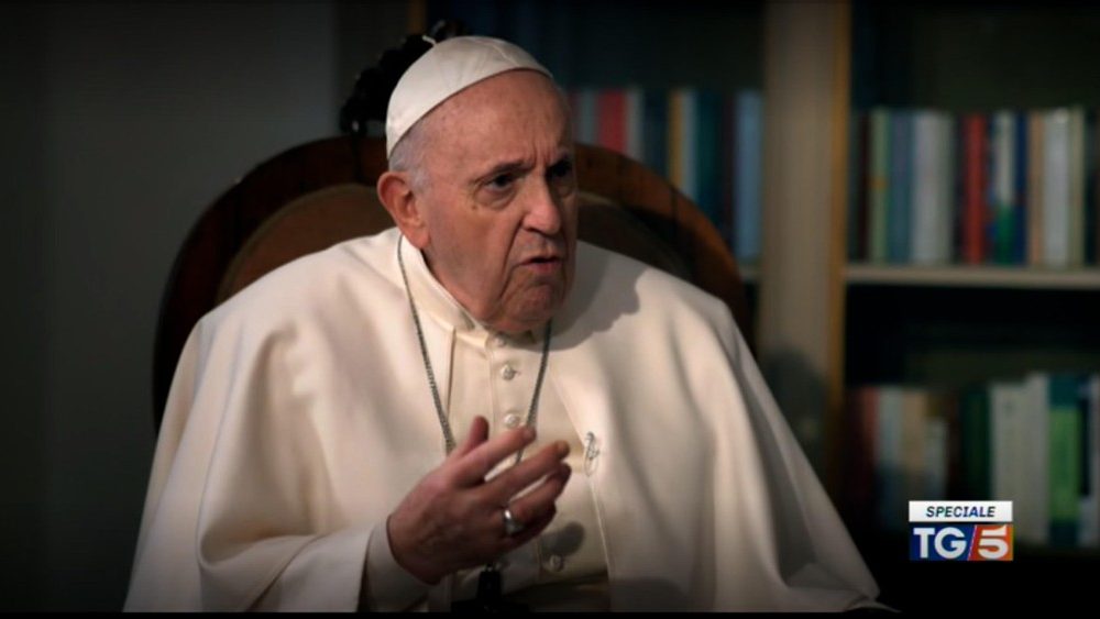 Strihový program „TG5 špeciál“ s pápežovým interview vo vysielaní Canale 5 v nedeľu 10. januára