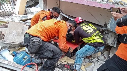 Indonesia earthquake: at least 46 dead, hundreds injured