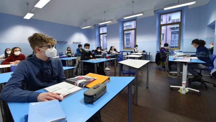 Italští středoškoláci v lednu střídají prezenční a distanční výuku