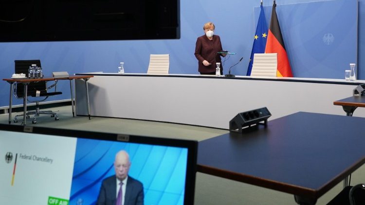 Un momento degli interventi on line al Forum di Davos: la parola a Angela Merkel