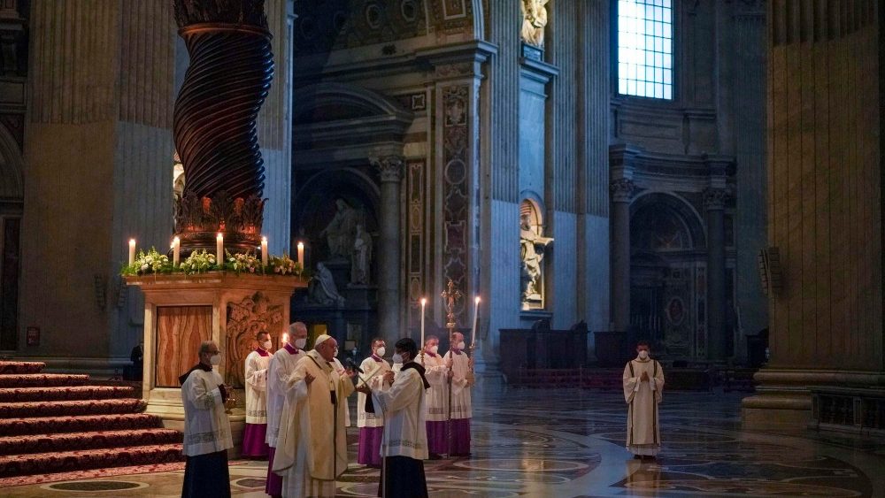 Pápež František už opäť osobne predsedal liturgickému sláveniu (2. februára 2021, Vatikánska bazilika)