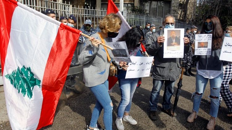 Претести след убийството на активиста Локман Слим, интелектуалец и отявлен критик на движението „Хизбула“, Бейрут, 4 февруари 2021