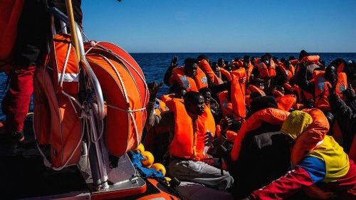 D: Bischof fordert menschlichere Bedingungen für Mittelmeer-Flüchtlinge