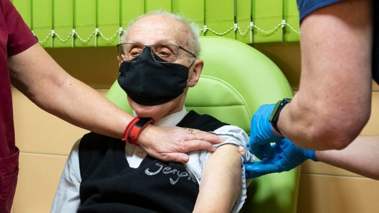 Impfung von älteren Menschen in Ungarn