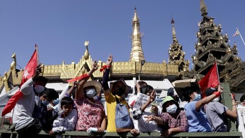 Myanmar. I vescovi chiedono il rilascio di Aung San Suu Kyi 
