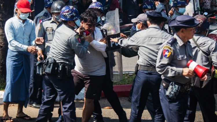 緬甸示威者遭逮捕