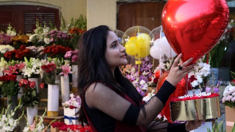 Em muitos países, se celebra o Dia dos Namorados na festa de São Valentim