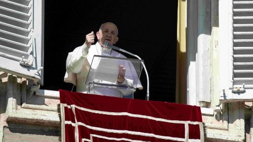 Папа выразил признательность Колумбии за помощь мигрантам 