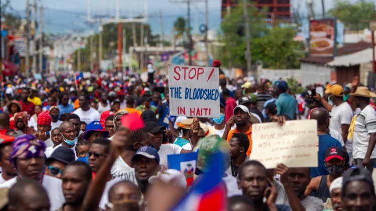Haiti: Bei einer Kundgebung in Port-au-Prince fordern Menschen den Rücktritt des Präsidenten 