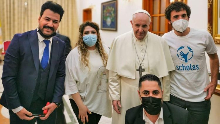 Papst Franziskus bei der Begegnung in der Apostolischen Nuntiatur in Bagdad